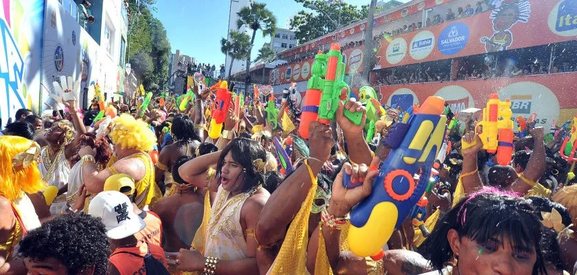 Bloco As Muquiranas realiza ?arrastão? hoje na Carlos Gomes