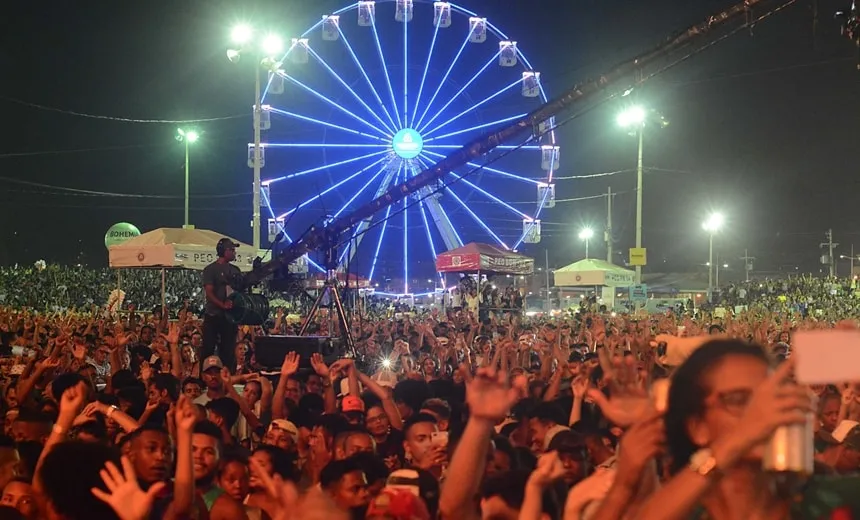 Vídeos: veja como foi primeira noite do Festival Virada Salvador
