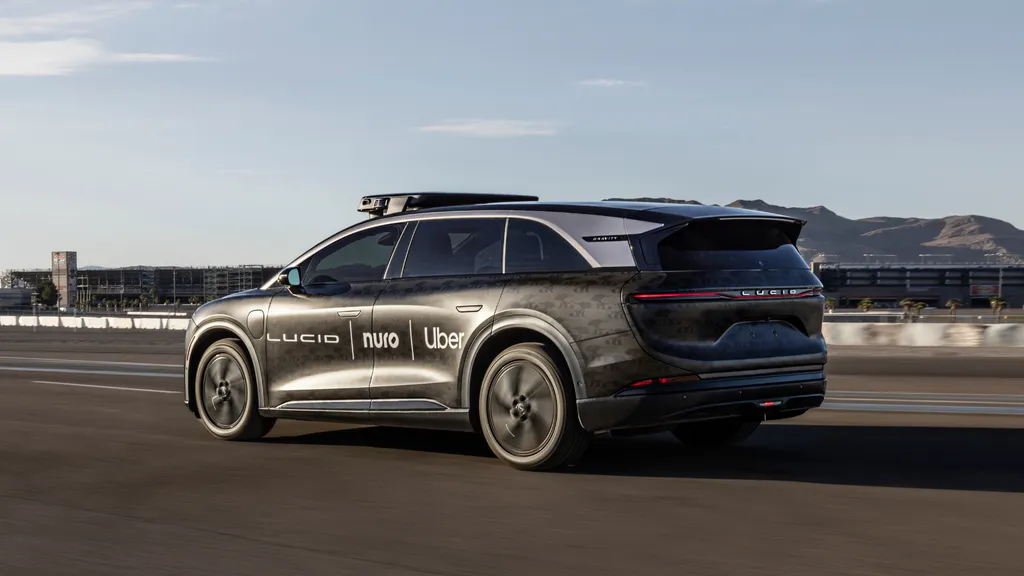 Uber vai investir R$ 1,7 bilhão em robô-táxis até 2026