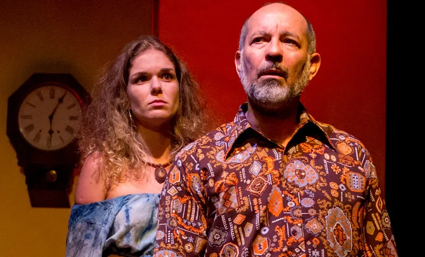 Espetáculo "Em Família" volta a cartaz no Teatro Gregório de Mattos