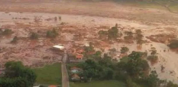 Rompimento de barragens em MG já tem 8 mortes confirmadas