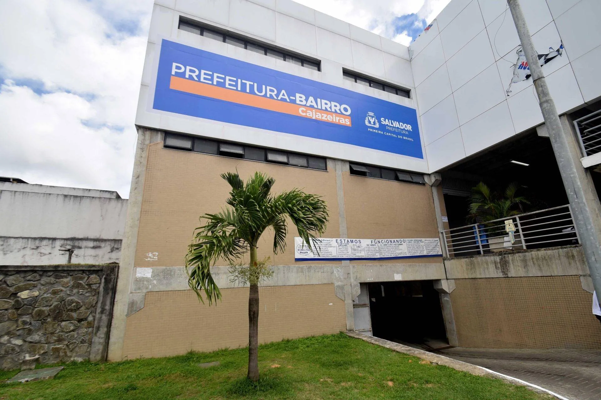 Cidadãos podem realizar serviços da Coelba nas Prefeituras-Bairro de Salvador