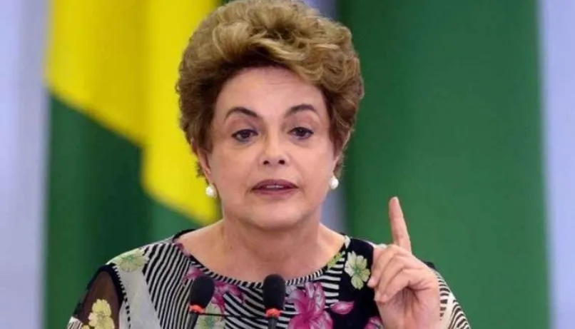Presidente Dilma diz que “está do lado certo da história” e que não vai renunciar