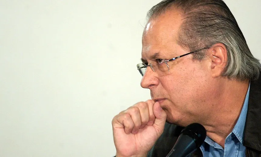 Dirceu vai se entregar à Polícia Federal e está preocupado com a filha de 7 anos