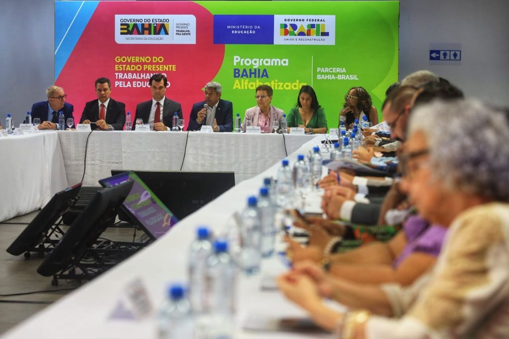 Governo Da Bahia Sanciona Lei Do Programa Bahia Alfabetizada