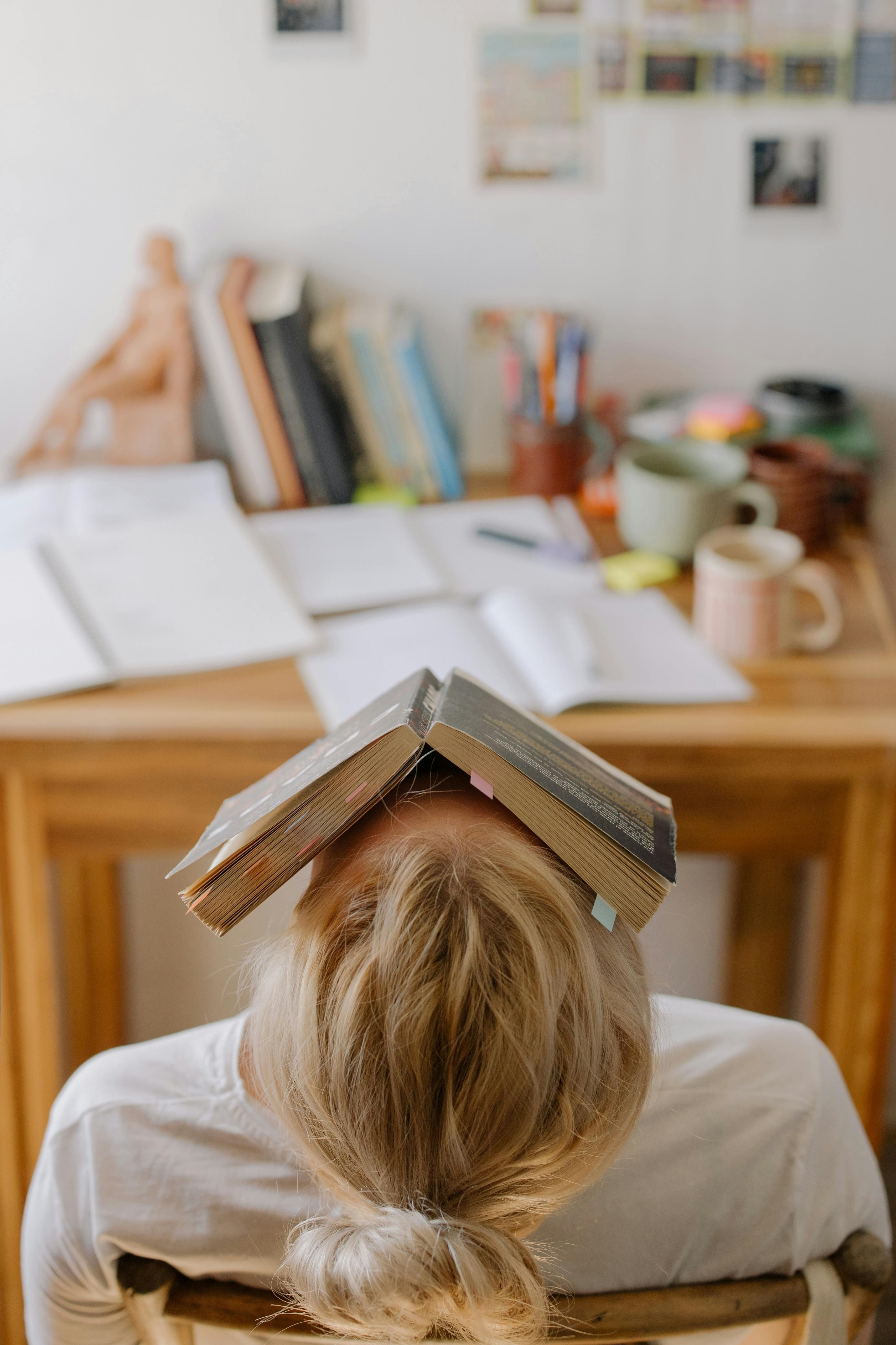 Apesar do ensino superior mais que dobrar salários, a desigualdade ainda é um empecilho na vida dos jovens |  Foto: Ilustração | Pexels 