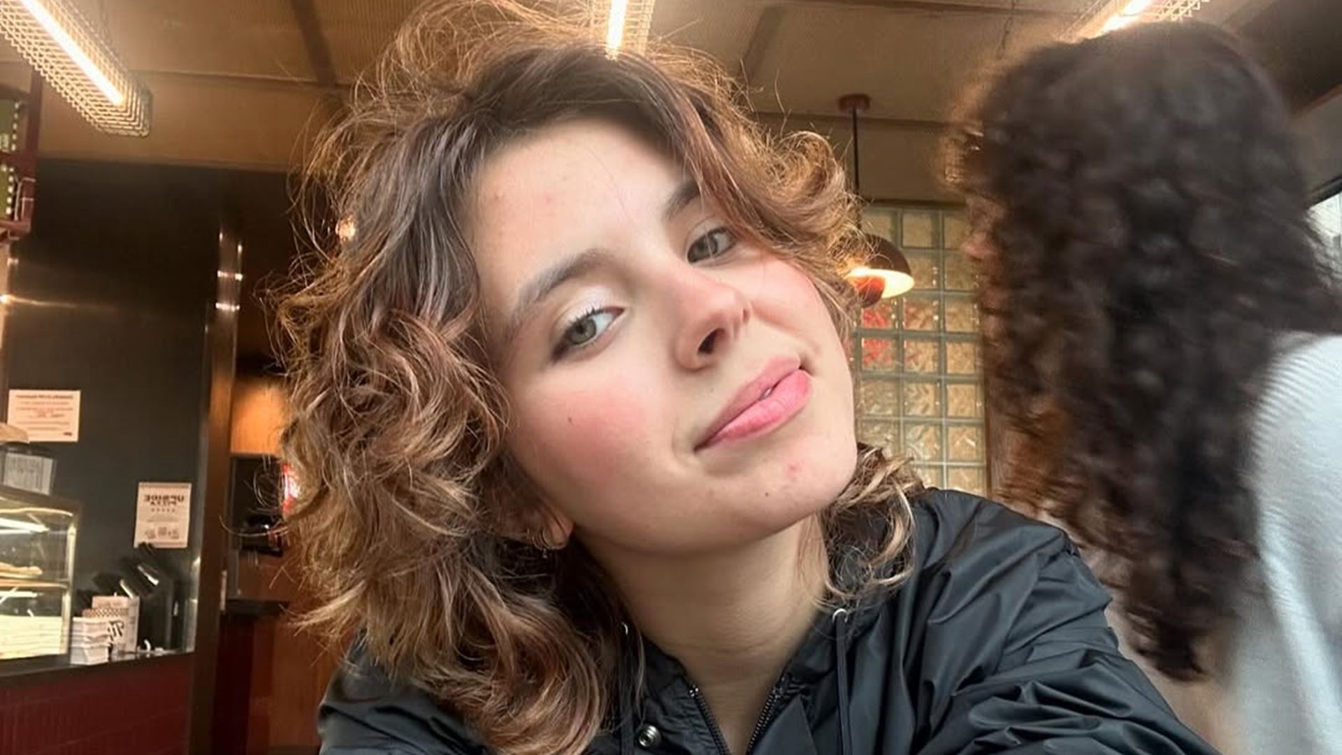 Flor Gil lançou o primeiro álbum, 