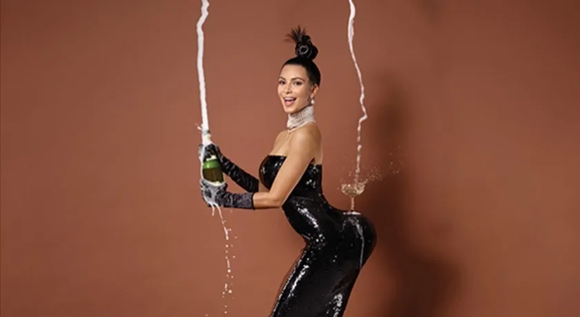 QUANTA SAÚDE!: Kim Kardashian volta a ‘quebrar a internet’ com fotos picantes em rede social; Confira