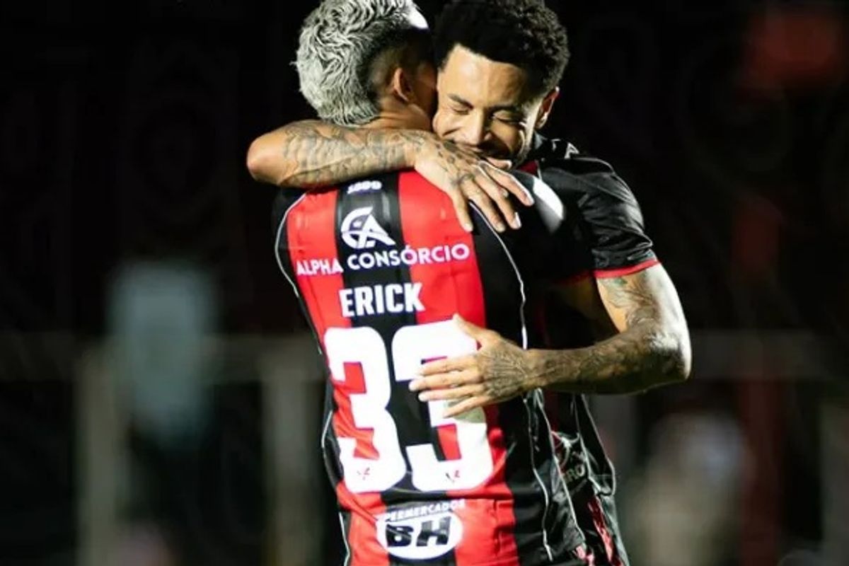 Vit&oacute;ria goleia a Chapecoense com gols de Erick e Matheuzinho. Foto: Divulga&ccedil;&atilde;o