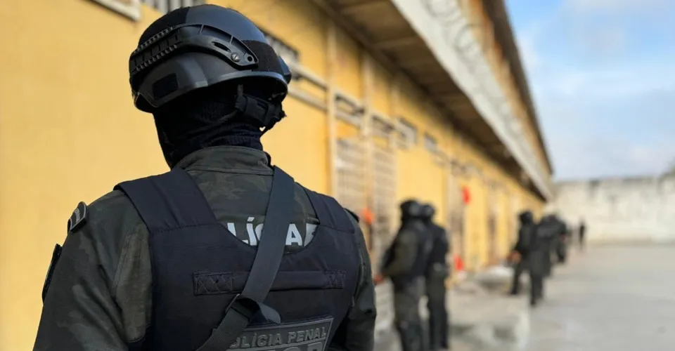 Megaoperação combate crime organizado no presídio de Feira de Santana
