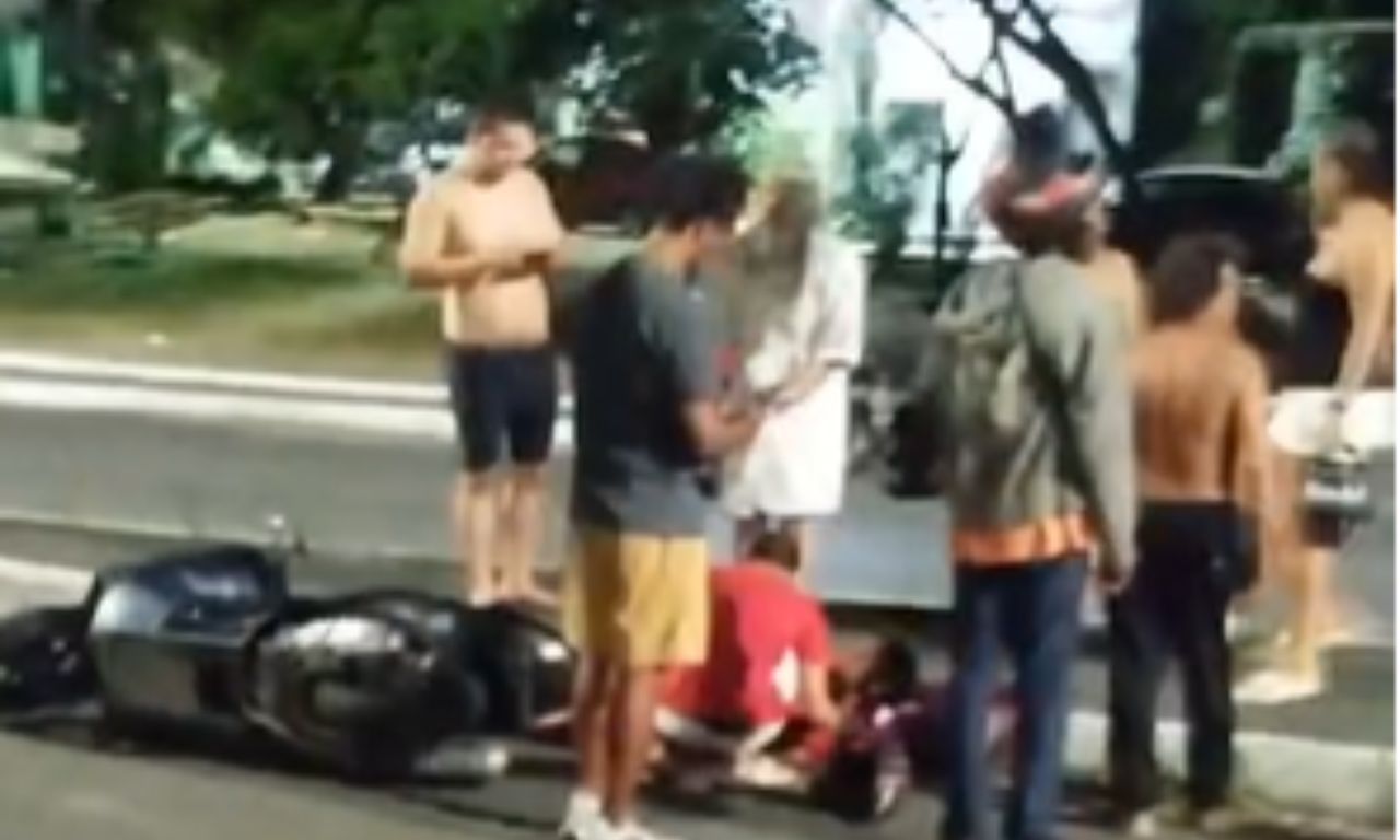 Motociclista &eacute; baleado durante tentativa de assalto na Estrada da Rainha, em Salvador