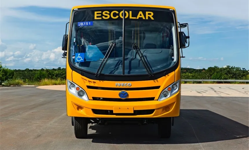 ônibus escolar é assaltado na Bahia; Bandidos levaram celular de alunos e de motorista