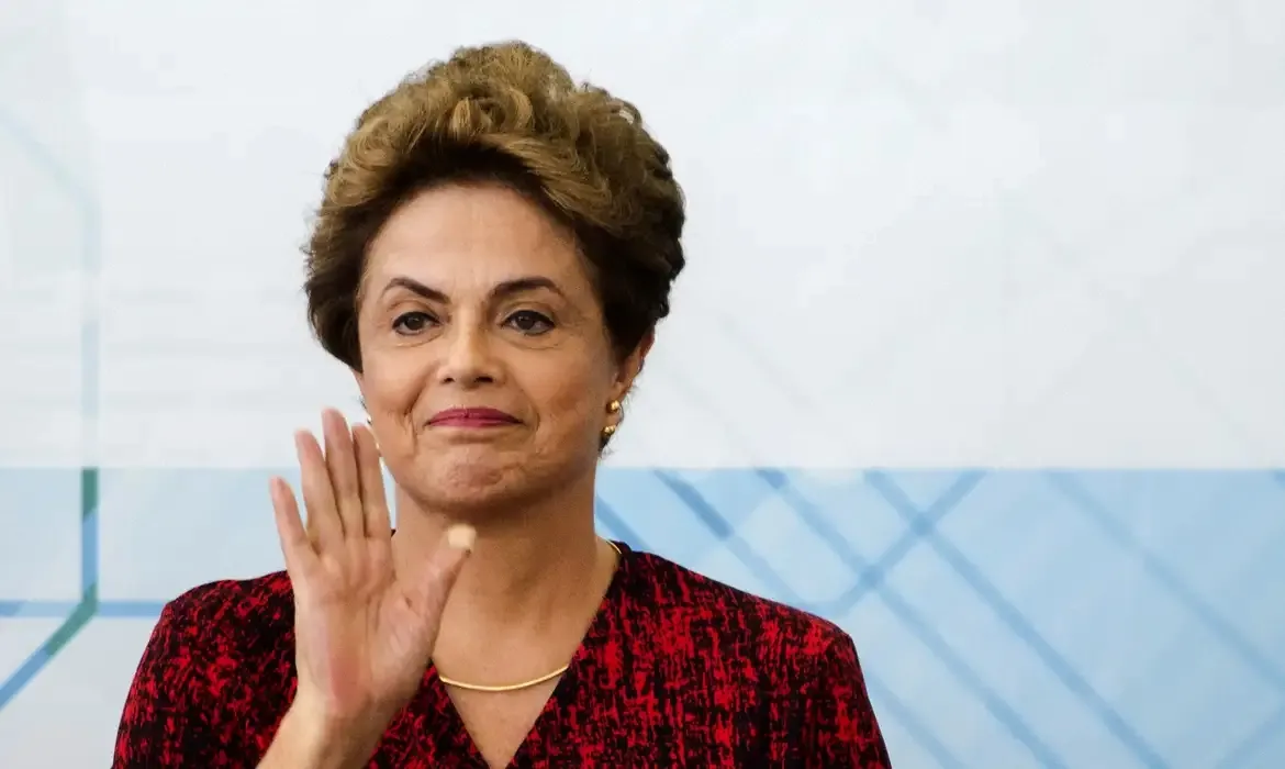 Dilma Rousseff é anistiada por perseguição na ditadura militar