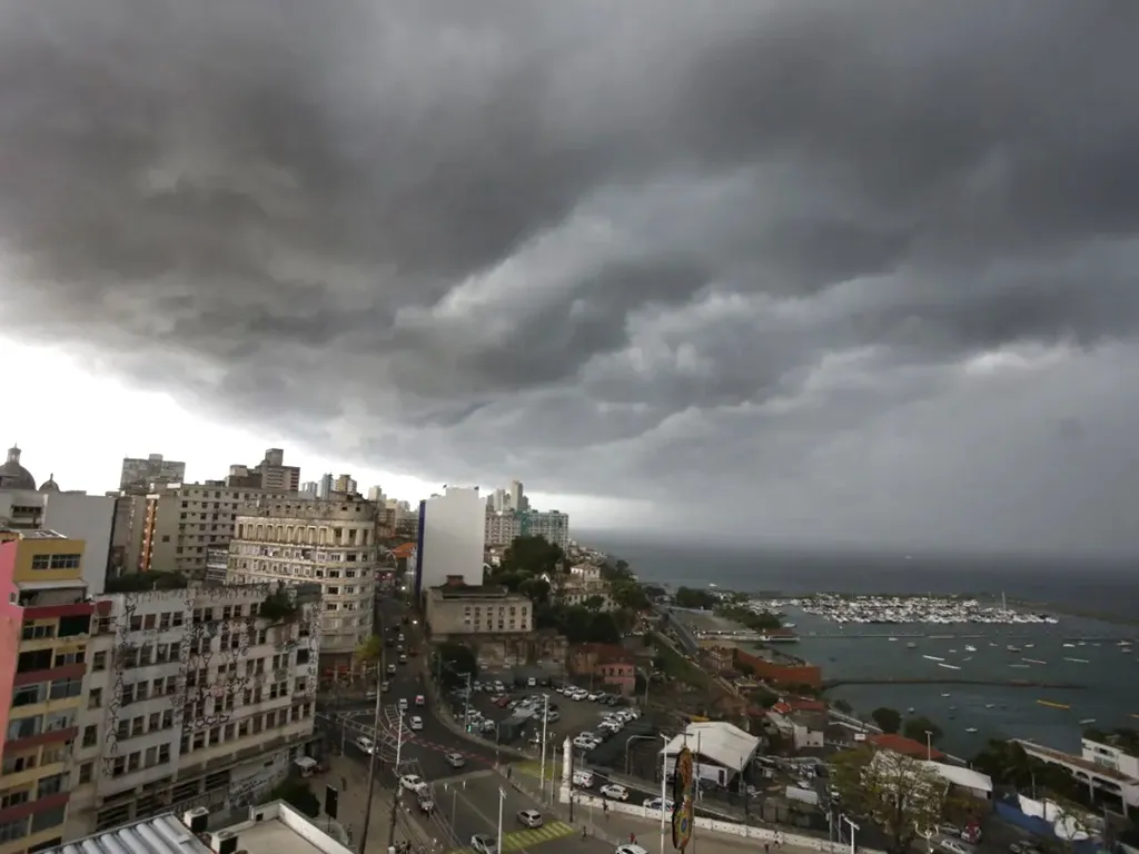 Vai chover neste primeiro final de semana de abril? Confira previsão