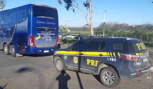 Mulher é presa depois de furtar R$ 100 de adolescente durante viagem na Bahia