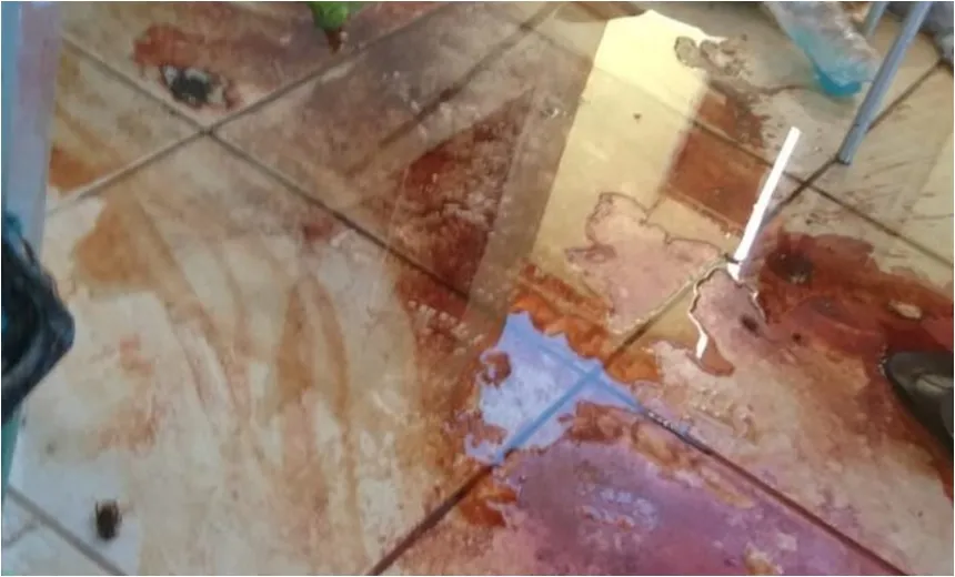 Filho é suspeito de assassinar pai e mãe a golpes de facão