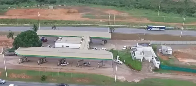 DECISÃO: Por obra do metrô, posse de posto de combustíveis na Paralela é dada ao Governo do Estado