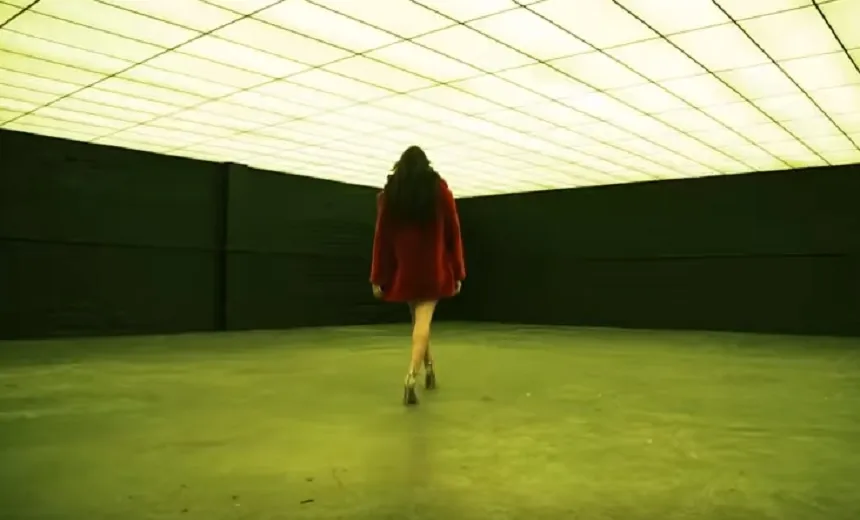 VÍDEO: Dj Alesso lança nova versão do clipe “Is That for Me” com Anitta; Assista