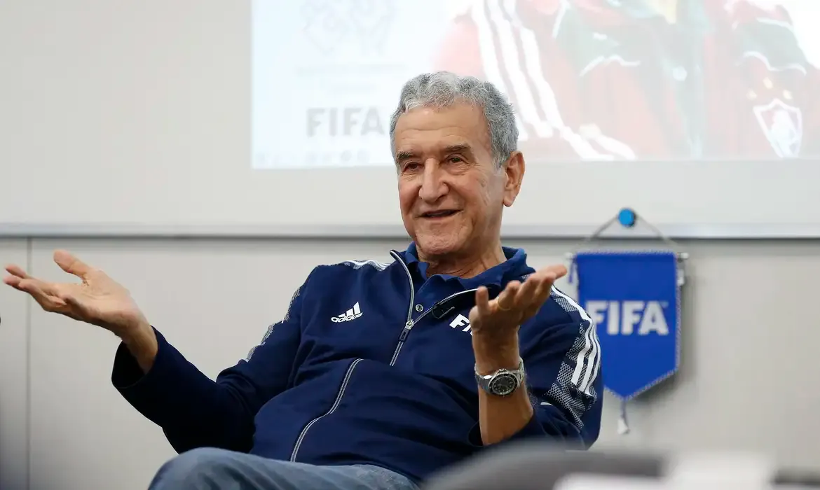 Parreira apresenta melhora e pode deixar a UTI neste fim de semana