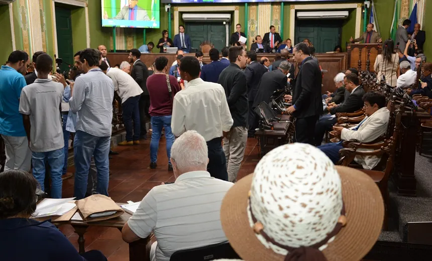 CMS aprova projeto que estimula regularização de débitos tributários e adia votação sobre área no Candeal