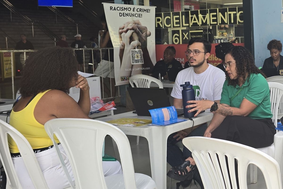 O mutirão de acolhimento para vítimas de racismo e intolerância ocorre na Estação Rodoviária. Foto: DPE