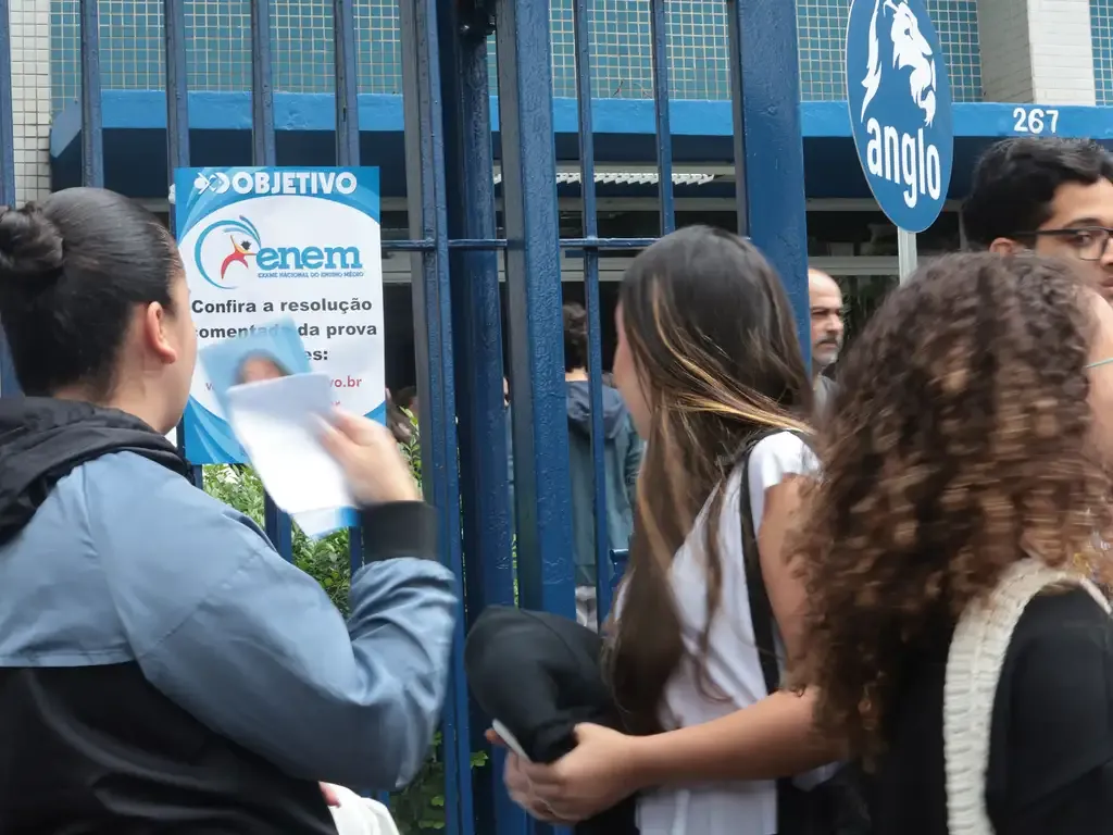 Candidatos Chegam Para Fazer Primeiro Dia De Enem Paulo Pinto Agência Brasil