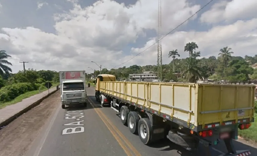 Por melhorias e mais segurança, manifestantes fazem protesto na Estrada da Base Naval