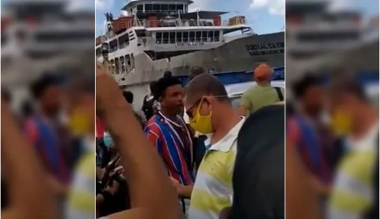 Duas embarcações do ferry se chocam em Salvador, dizem passageiros; empresa nega e dá outra versão  