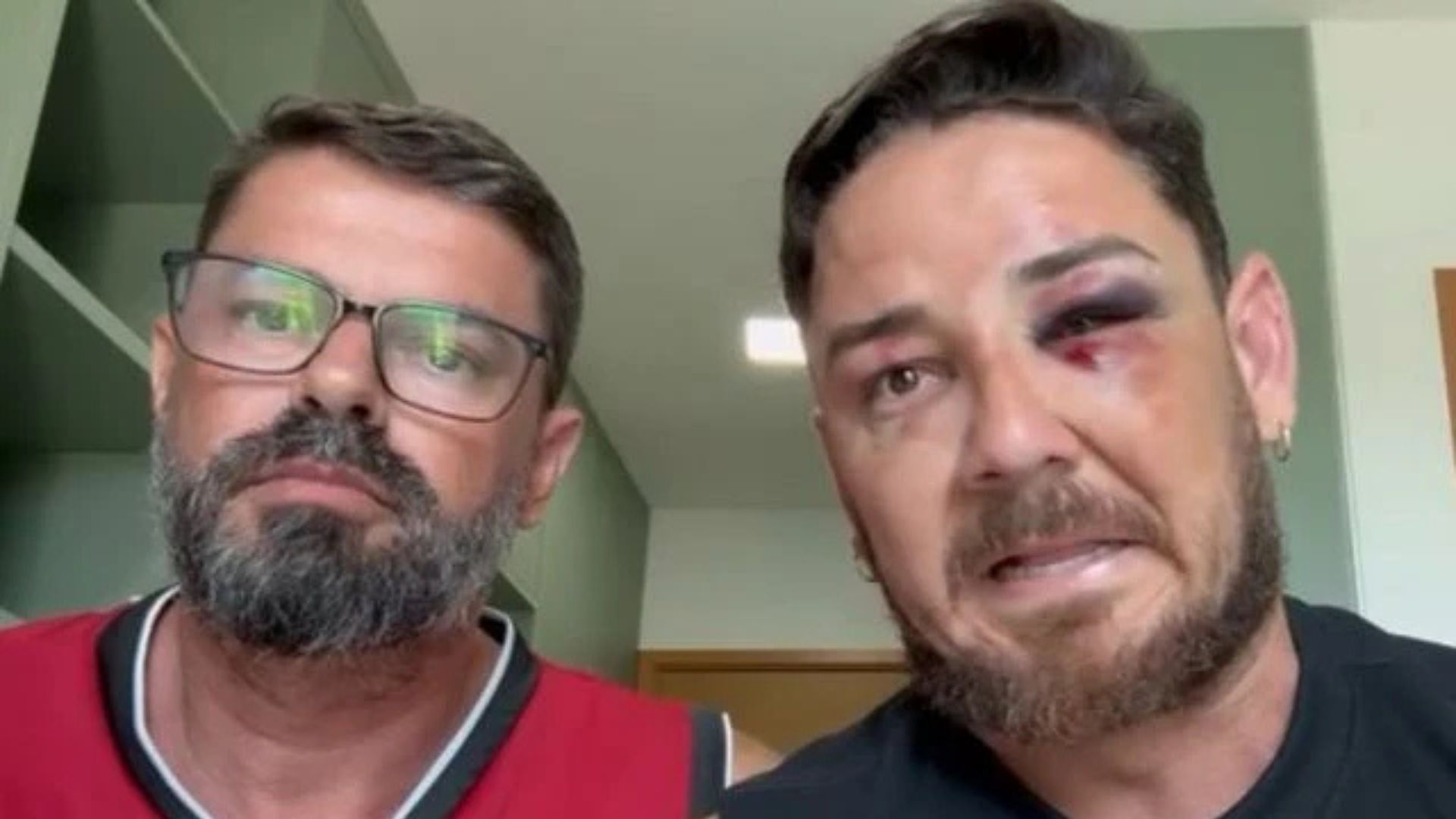 Turistas agredidos por barraqueiros. Foto: Redes sociais