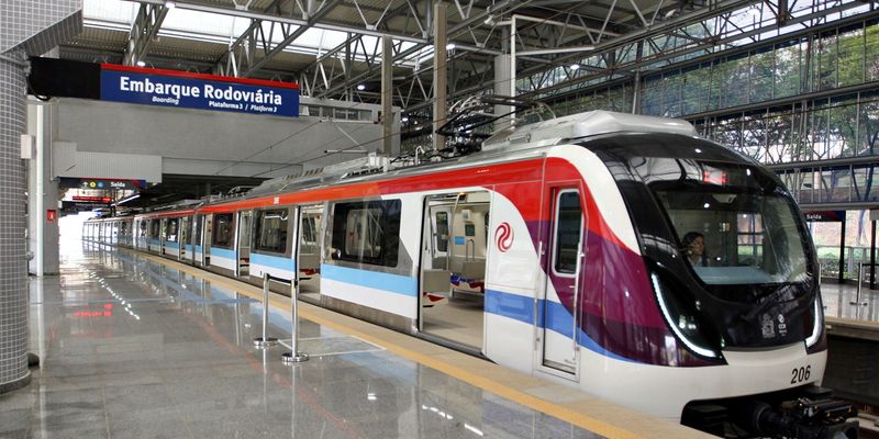 A estação do metrô conta com acessibilidade completa, plataformas adaptadas para pessoas com mobilidade reduzida, incluindo elevadores e rampas/Foto: Reprodução 