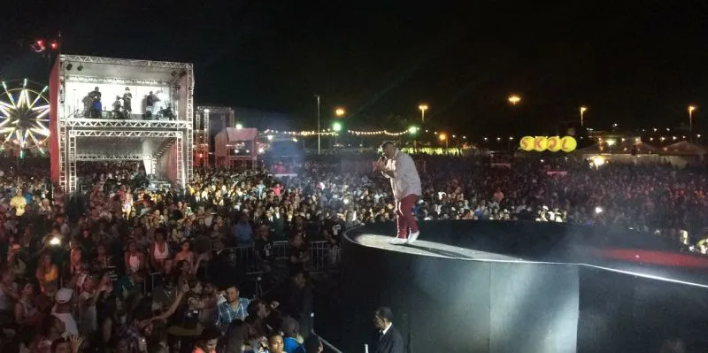 O GORDINHO DO SERTANEJO: Com hits sertanejos, Danniel Vieira embala a galera no Arraiá