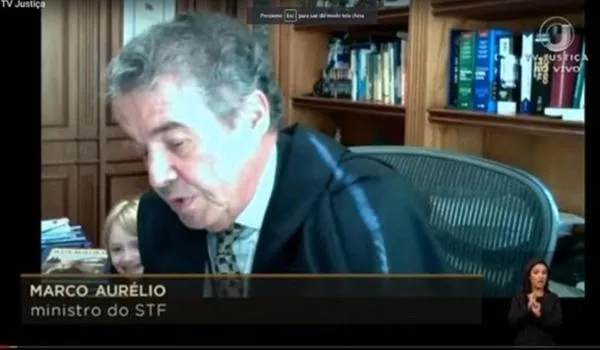 Neta de ministro "invade" sessão do STF para pedir chocolates e cena viraliza 