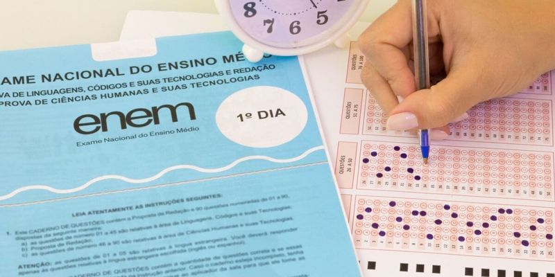 Para se preparar para o ENEM de forma eficaz, é essencial combinar organização, prática constante e cuidado com a saúde física e mental/Foto: Gabriel Ramos