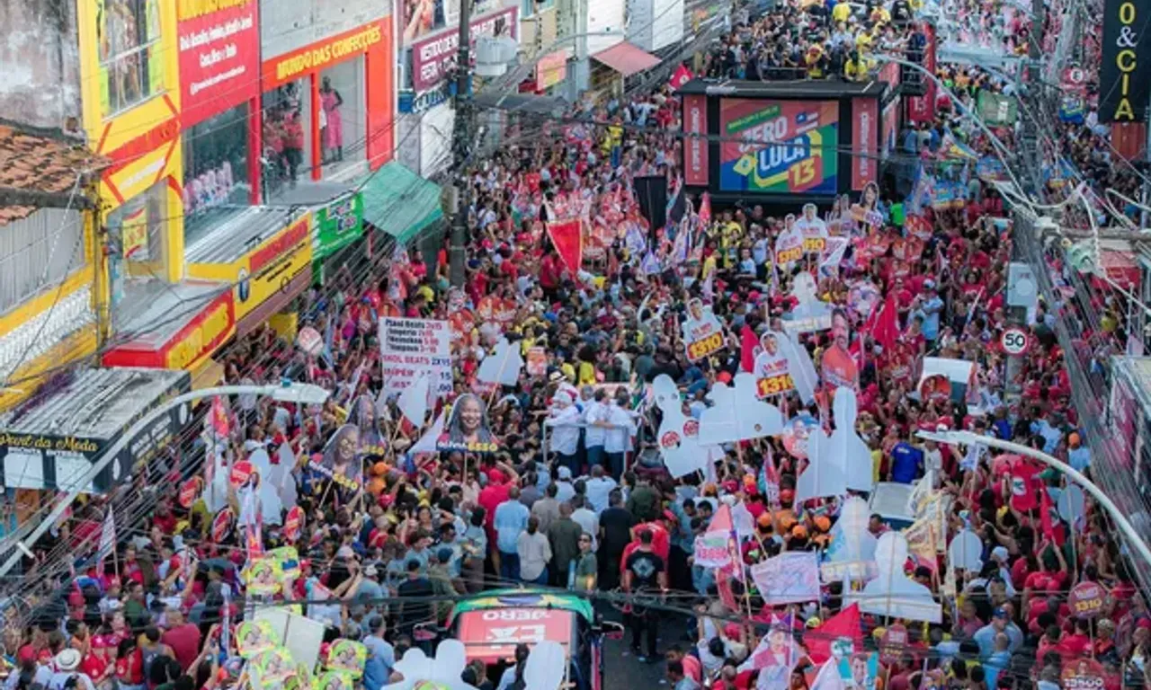 Caminhada de Lula em Salvador re&uacute;ne apoiadores em ruas da Liberdade. Foto: Divulga&ccedil;&atilde;o