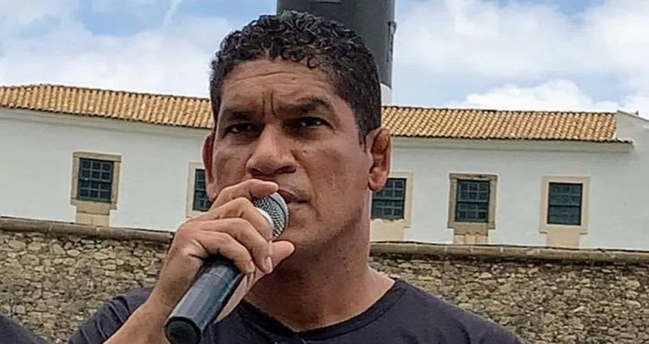 Sargento Ivan Leite se apresenta e começa a cumprir detenção com Alexandre 'Tchaca'