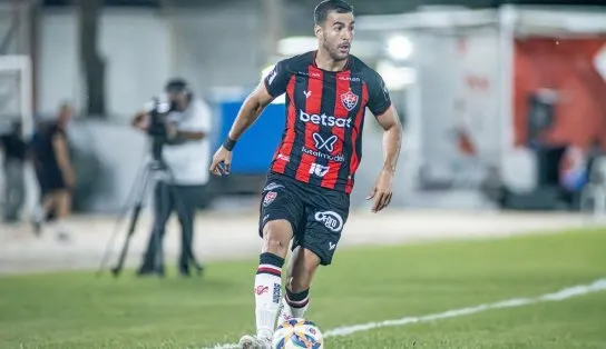 Vitória anuncia a permanência de Raul Cáceres para a temporada 2025