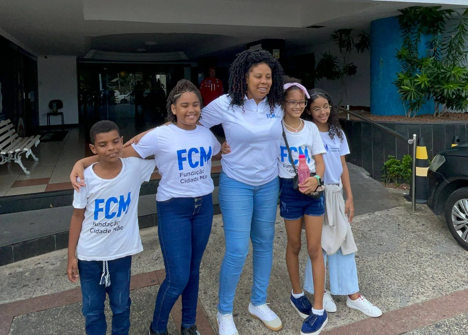 Educandos dos CCSs e UAIs da Fundação Cidade Mãe vão ao teatro para participar do Projeto Escola