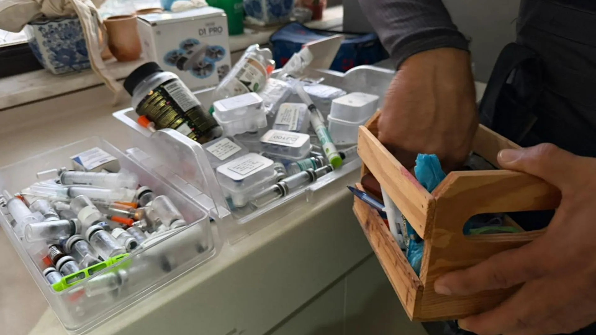 Operação contra venda ilegal de canetas emagrecedoras prende 12 na Bahia