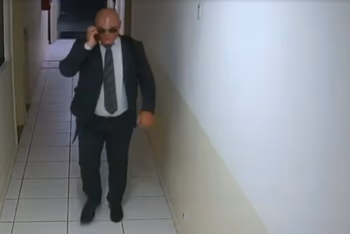 Relógios avaliados em R$ 80 mil reais foram roubados de apart-hotel de luxo por homem disfarçado de calvo Foto: Reprodução/ TV Globo