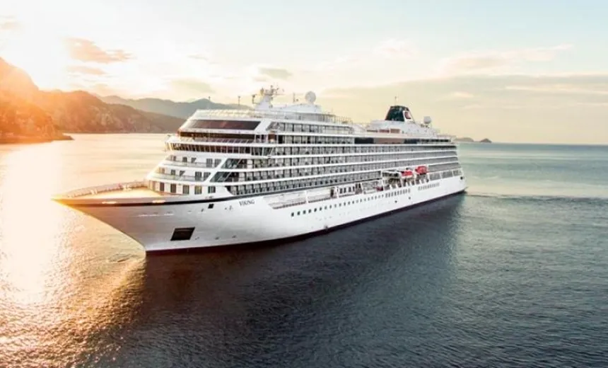 Falha mecânica deixa um navio de cruzeiro à deriva no mar com 1,3 mil passageiros