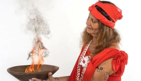 Personalidades lamentam morte de sambista Claudete Macêdo