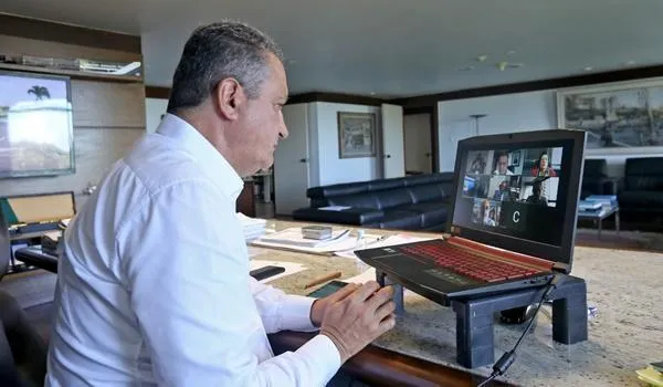 Aulas e outras atividades que tenham mais de 50 pessoas continuam suspensas na Bahia, anuncia Rui