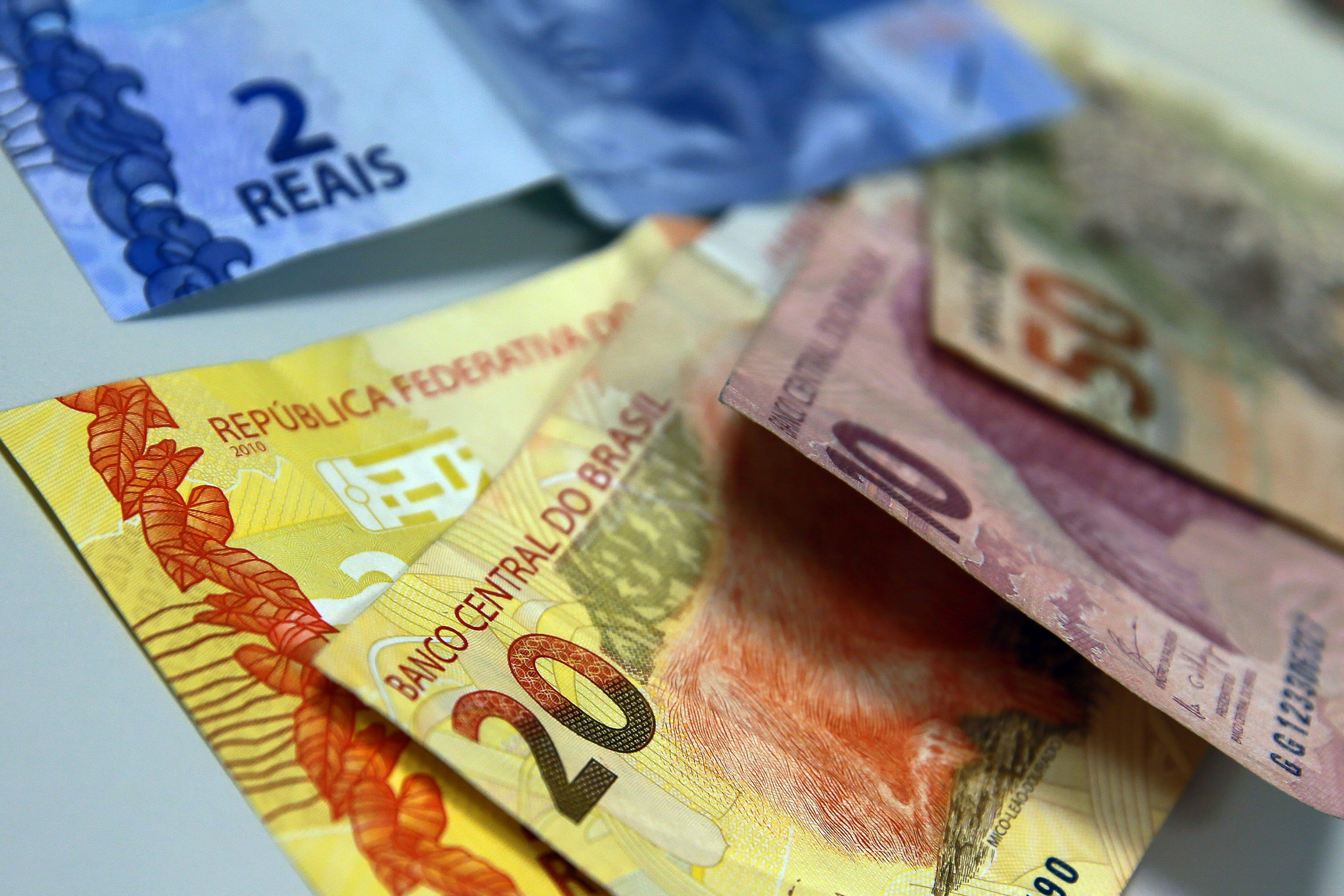 A expectativa é que aproximadamente 25,8 milhões de trabalhadores recebam o abono salarial em 2025. | Foto: Marcello Casal Jr/Agência Brasil