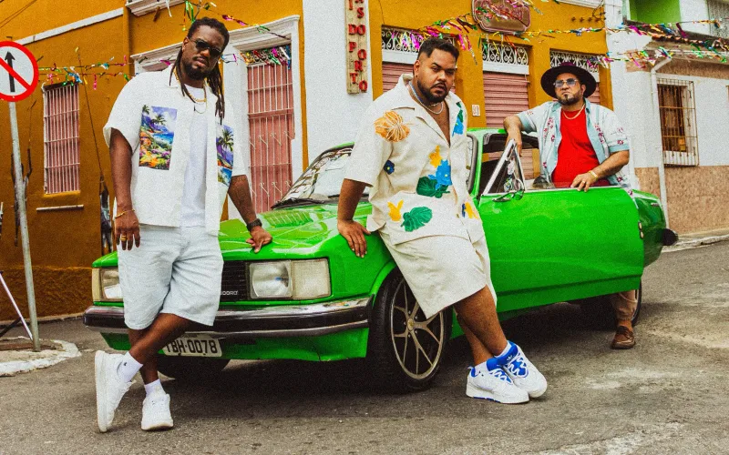 O projeto &ldquo;Ver&atilde;o071&rdquo; aposta em uma linguagem atual para dialogar com o p&uacute;blico jovem, unindo tradi&ccedil;&atilde;o percussiva com sonoridades mais contempor&acirc;neas e colabora&ccedil;&otilde;es estrat&eacute;gicas/Foto: Divulga&ccedil;&atilde;o 