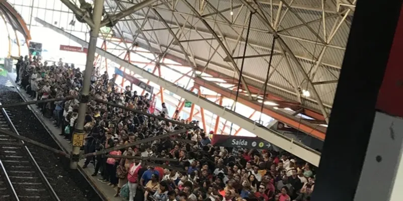 Estação de Metrô do acesso norte fica lotado devido a paralisação da linha 1/Foto: Redes Sociais 