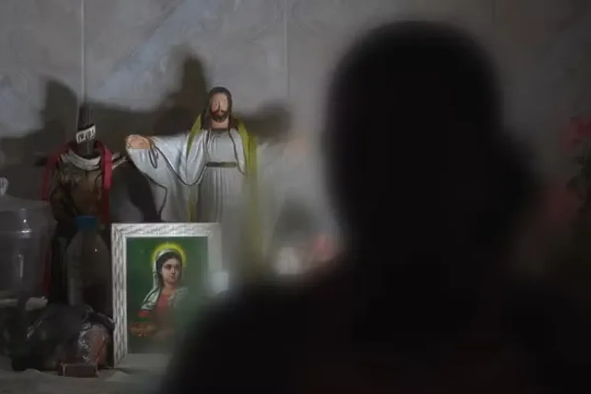 V&iacute;tima afirmou que foi marcada com um charuto durante uma oferenda relacionada a Ogum. | Foto: TV Suba&eacute;