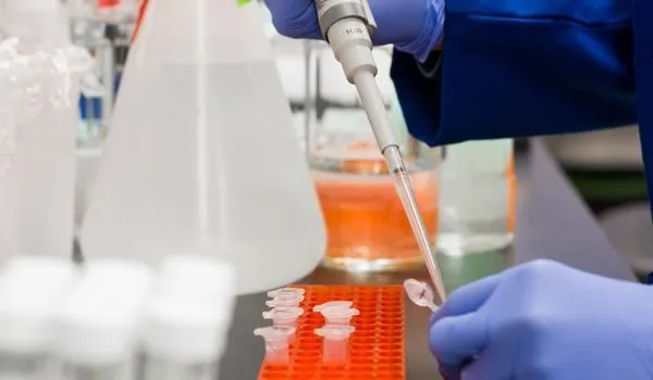Coronavírus: laboratório britânico dará R$ 20 mil para quem testar vacina