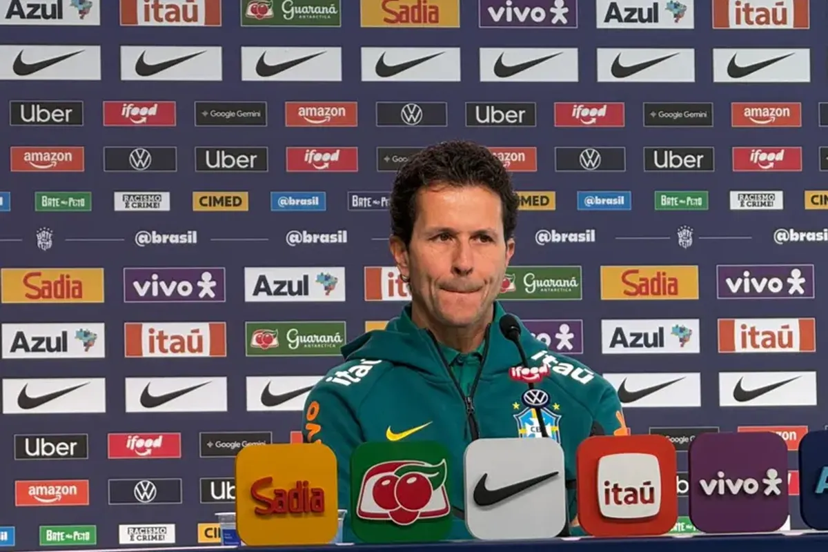 Rodrigo Lasmar confirmou que Neymar sofreu uma les&atilde;o de grau 2 na panturrilha. Foto: Reprodu&ccedil;&atilde;o