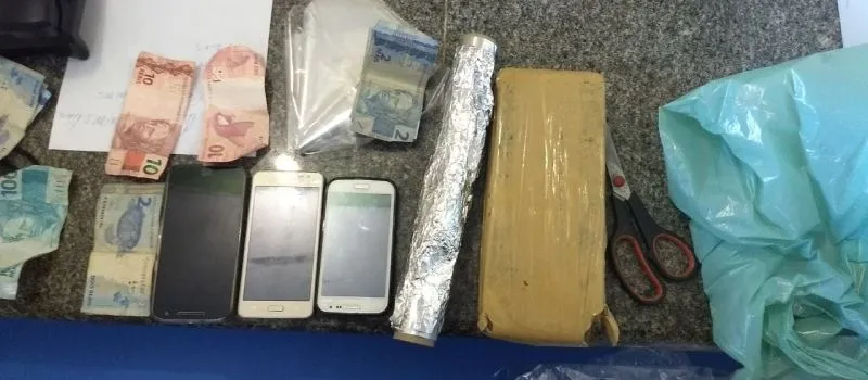 ‘DEU RUIM’: Quatro pessoas são presas por tráfico de drogas em Alagoinhas