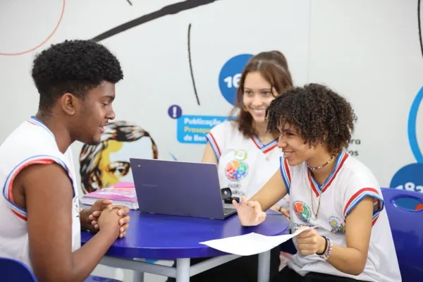 Atualização do cadastro escolar visa a regularização do estudante. Foto: Divulgação / SEC BA